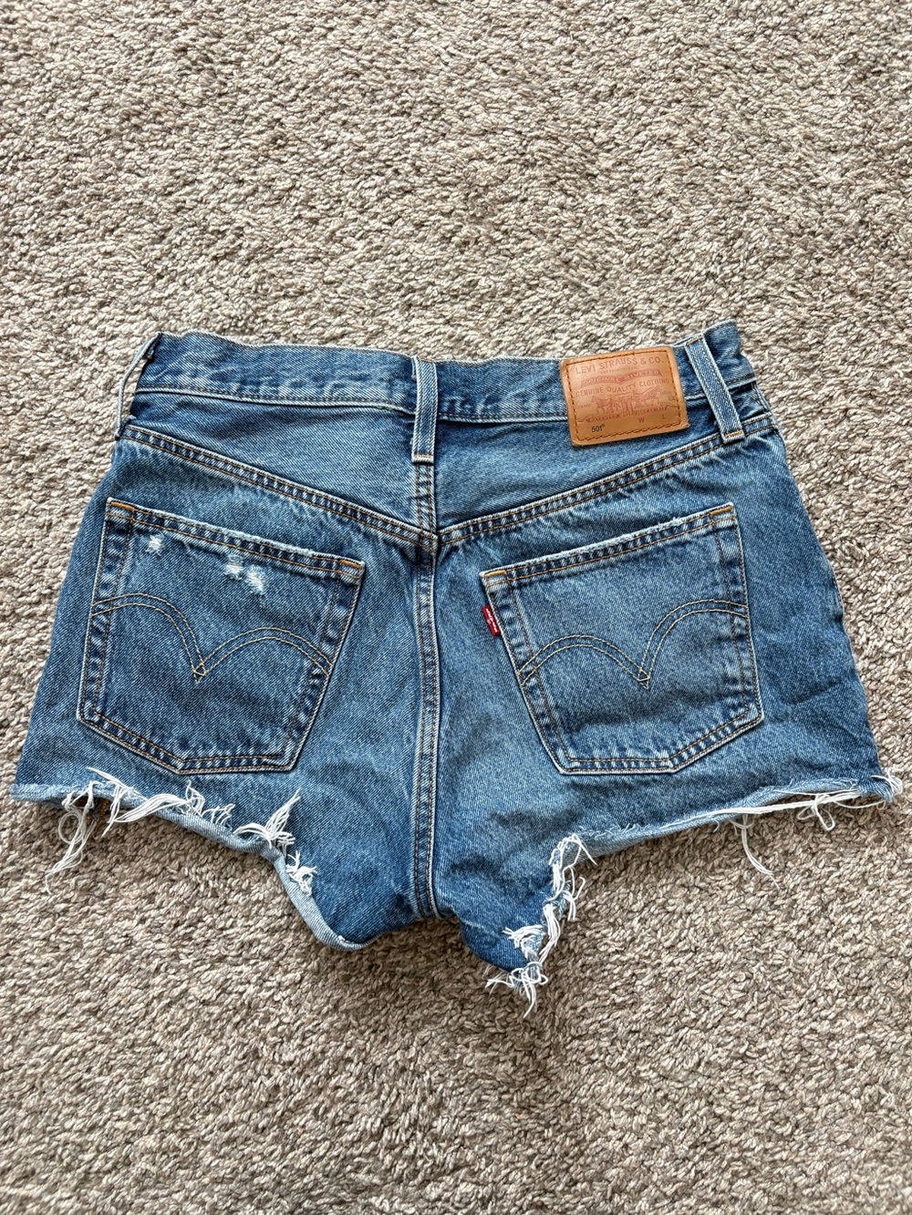 Levi’s 501 Shorts - Picture 3 of 5